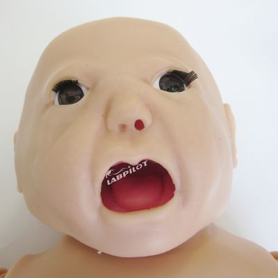 全機能の小児CPRと乳幼児看護シミュレーションのための高度なPVCマニキン